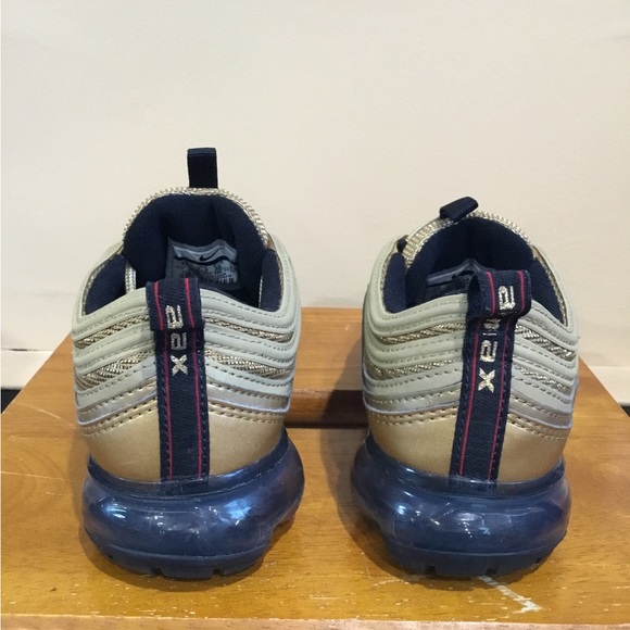 Nike Air Vapormax '97 GS 4Y Size Women's 5.5 Metallic Gold Shoes AQ2657-700 - Picture 4 of 7